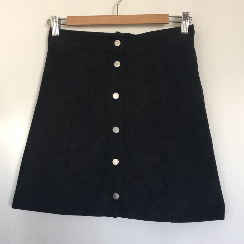 H&M black faux suede mini skirt size 4.